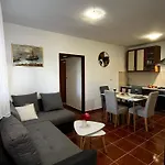 Mimi - Airport Apartman Pula