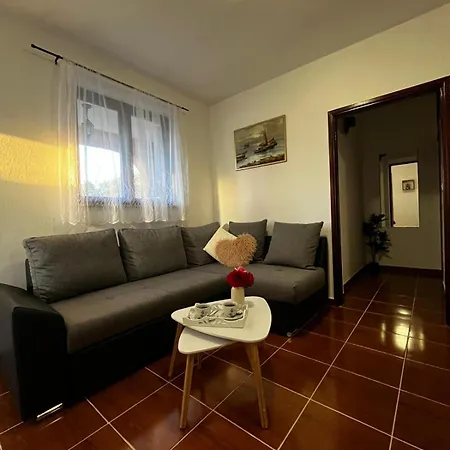 Mimi - Airport Apartamento Pula