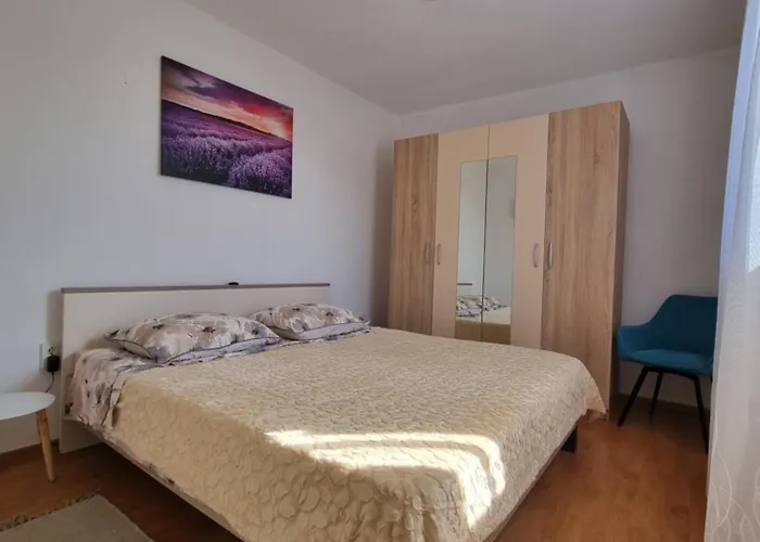 Mimi - Airport Apartament *